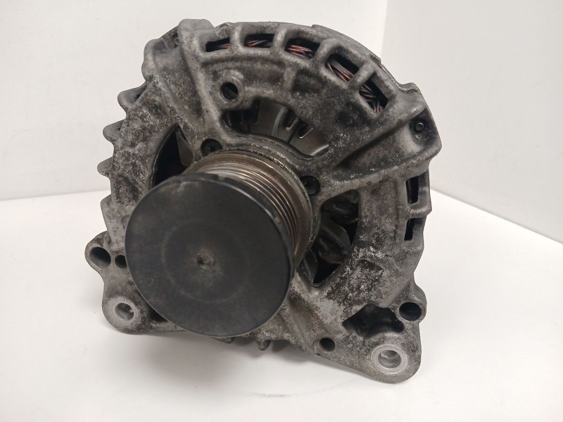 Recambio de alternador para audi q5 (8rb) 2.0 tdi quattro referencia OEM IAM 04L903017E 0125711154 