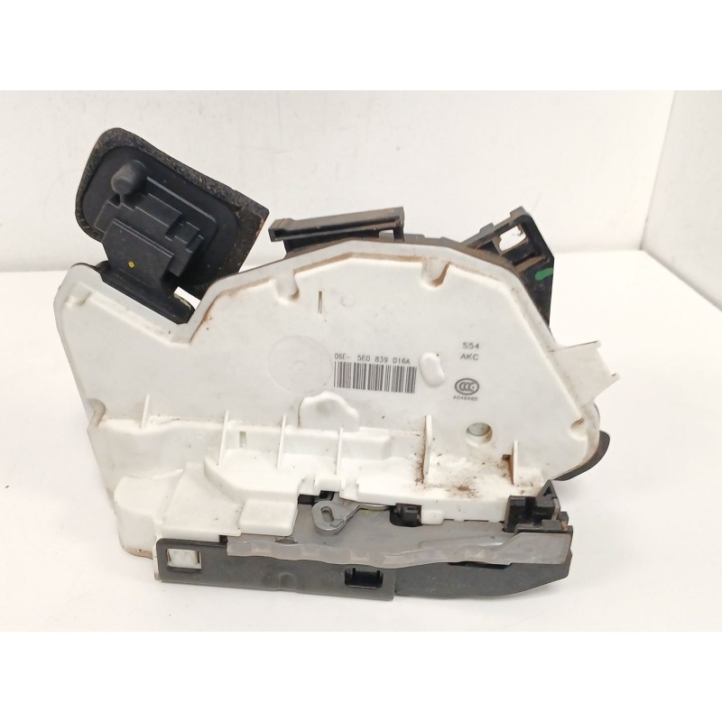 Recambio de cerradura puerta trasera derecha para skoda octavia iii combi (5e5, 5e6) 1.6 tdi referencia OEM IAM   