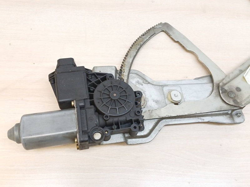 Recambio de elevalunas delantero derecho para opel astra g coupé 1.8 16v referencia OEM IAM 104598102 103394100 