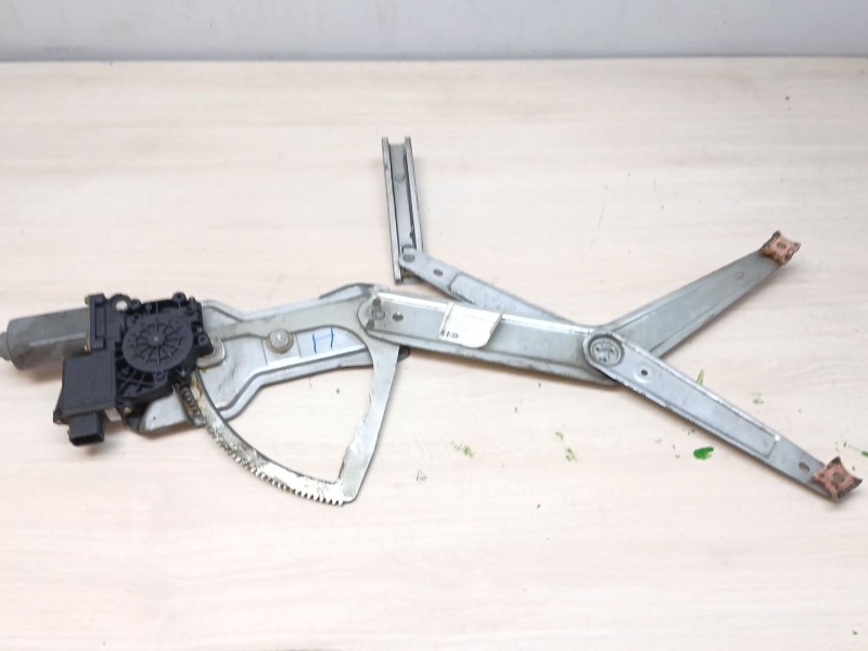 Recambio de elevalunas delantero izquierdo para opel astra g coupé 1.8 16v referencia OEM IAM 104599102 103395100 