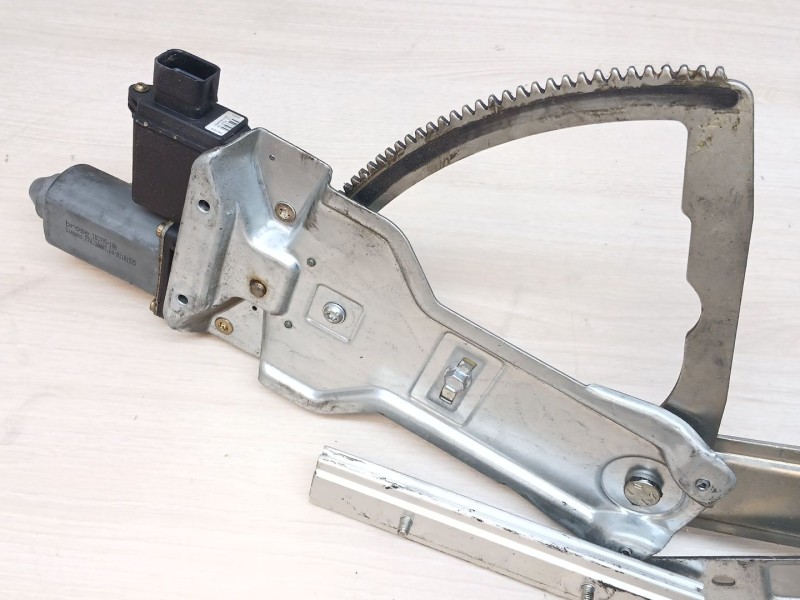 Recambio de elevalunas delantero izquierdo para opel astra g coupé 1.8 16v referencia OEM IAM 104599102 103395100 