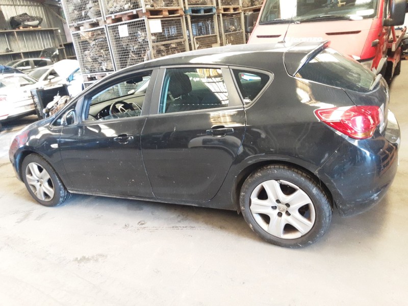 opel astra j (p10) del año 2012