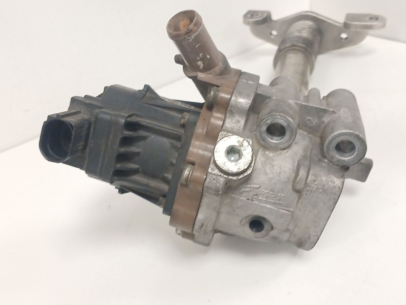Recambio de valvula egr para iveco daily vi furgoneta 33s16, 35s16, 35c16, 40c16, 50c16 referencia OEM IAM 5802061038  