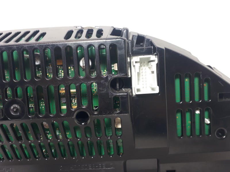 Recambio de cuadro instrumentos para mercedes-benz clase c (w204) berlina 2.1 cdi cat referencia OEM IAM A2049007000ZGS001 A2C53