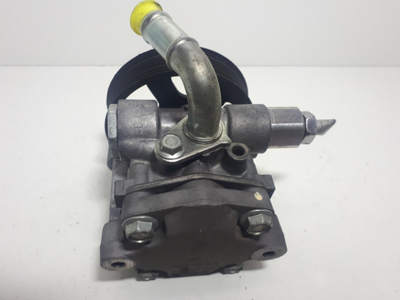 Recambio de bomba direccion para chrysler sebring berlina 2.0 crd limited referencia OEM IAM  68082102 