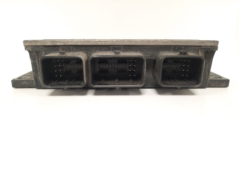 Recambio de centralita motor uce para renault kangoo expression profesional referencia OEM IAM 8200911560 8200909666 