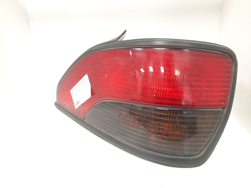 Recambio de piloto trasero derecho para peugeot 306 berlina 3/4/5 puertas (s2) 1.9 diesel referencia OEM IAM  4323 