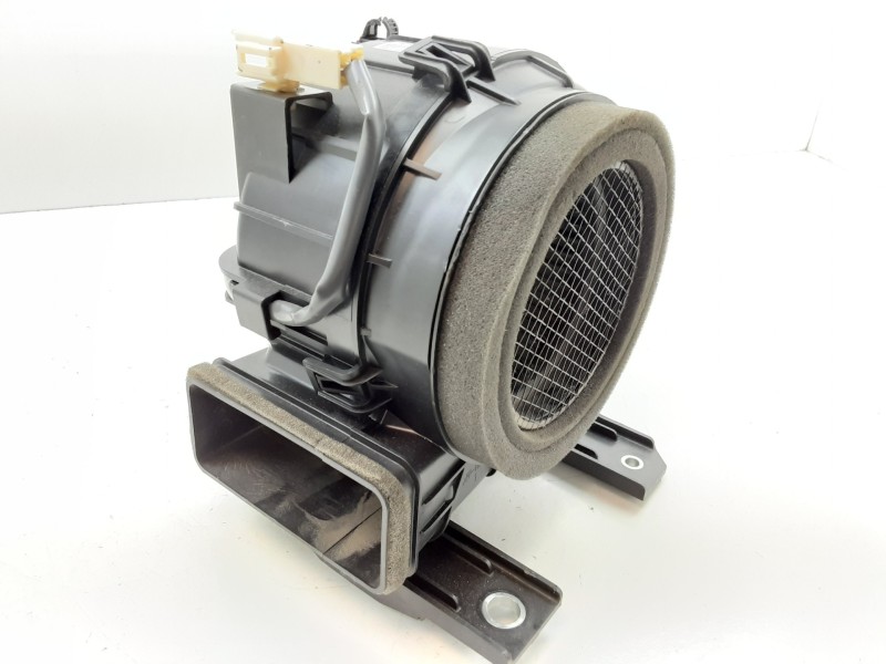 Recambio de motor calefaccion para toyota yaris active hybrid referencia OEM IAM G923052010A  