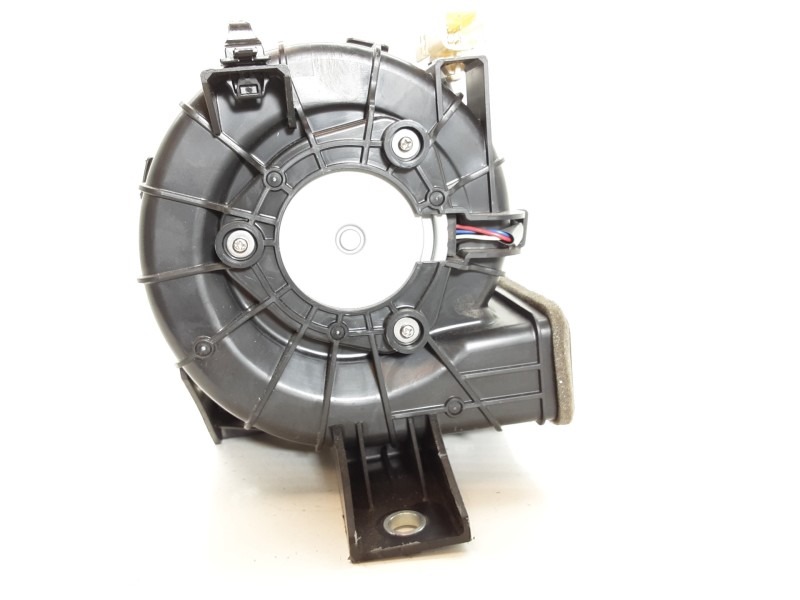 Recambio de motor calefaccion para toyota yaris active hybrid referencia OEM IAM G923052010A  