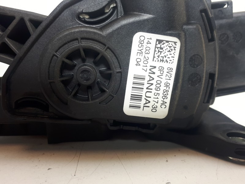 Recambio de pedal acelerador para ford fiesta (ccn) black&white edition referencia OEM IAM 8V219F836AC 6PV00951730 