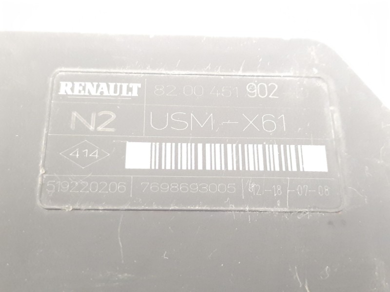 Recambio de caja reles / fusibles para renault kangoo expression profesional referencia OEM IAM 8200451902 USMX61 7698693005