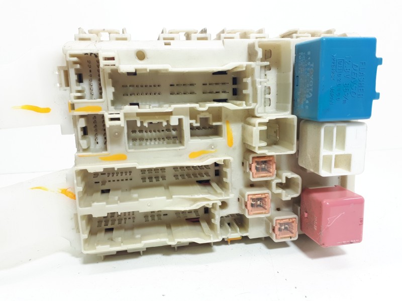 Recambio de caja reles / fusibles para toyota auris luna+ referencia OEM IAM 8273002J70 171610A19 