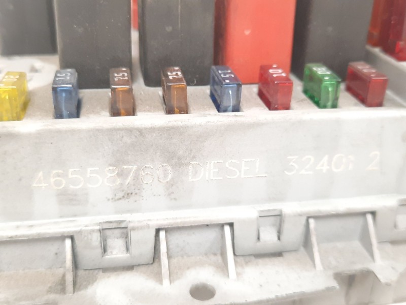 Recambio de caja reles / fusibles para alfa romeo 147 (190) 1.9 jtd distinctive referencia OEM IAM 0046802042  