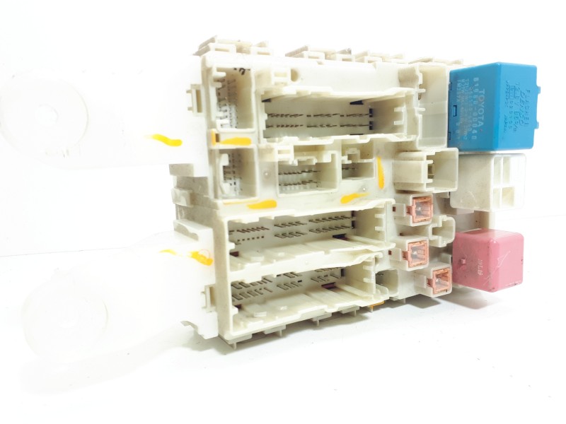 Recambio de caja reles / fusibles para toyota auris luna+ referencia OEM IAM 8273002J70 171610A19 