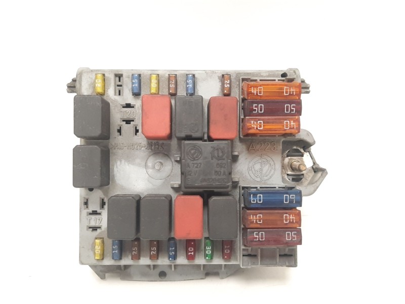 Recambio de caja reles / fusibles para alfa romeo 147 (190) 1.9 jtd distinctive referencia OEM IAM 0046802042  