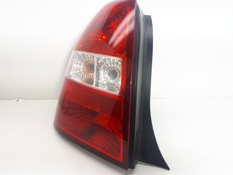 Recambio de piloto trasero izquierdo para kia cerato 2.0 ex crdi berlina (4-ptas.) referencia OEM IAM   