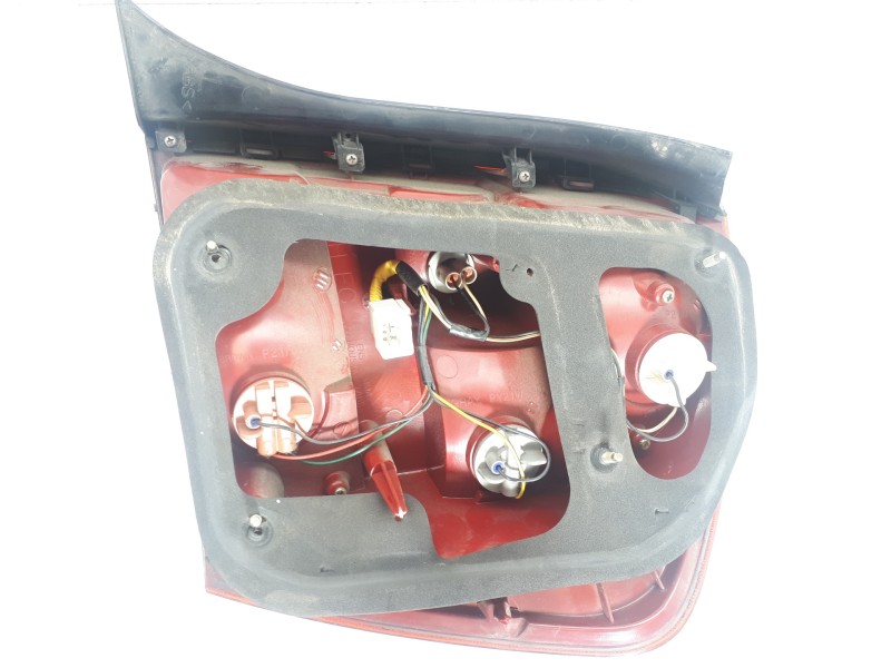 Recambio de piloto trasero izquierdo para kia cerato 2.0 ex crdi berlina (4-ptas.) referencia OEM IAM   