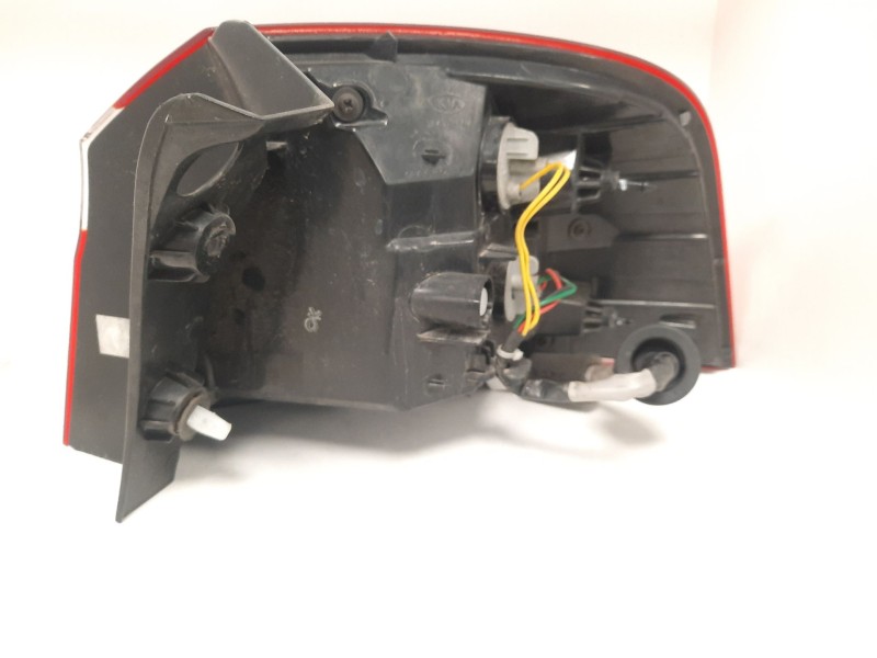 Recambio de piloto trasero izquierdo para kia rio iii (ub) 1.25 cvvt referencia OEM IAM   