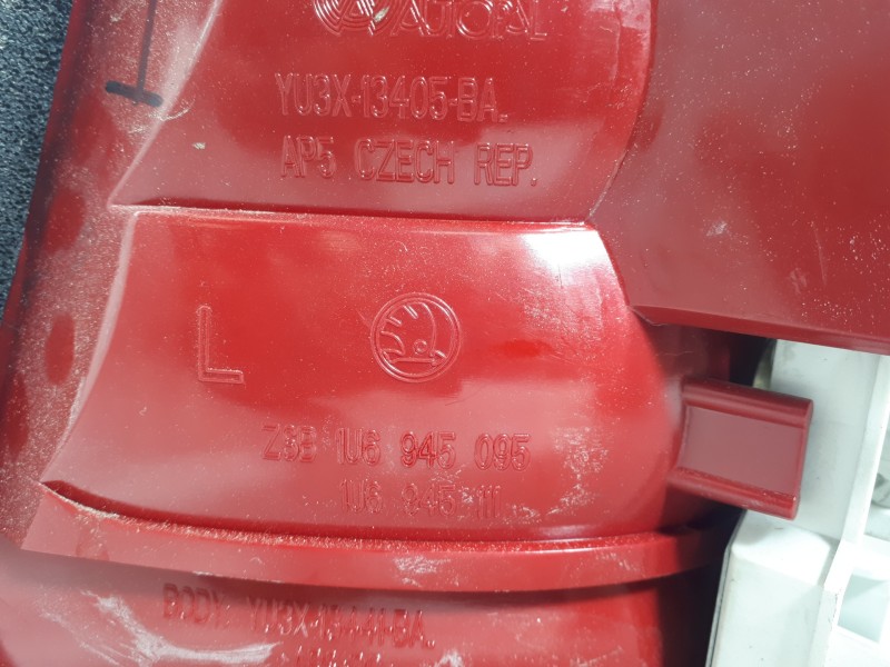 Recambio de piloto trasero izquierdo para skoda octavia berlina (1u2) ambiente referencia OEM IAM 1U6945095 YU3X13405BA 