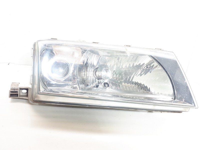 Recambio de faro derecho para skoda octavia berlina (1u2) ambiente referencia OEM IAM 1U1941016L  