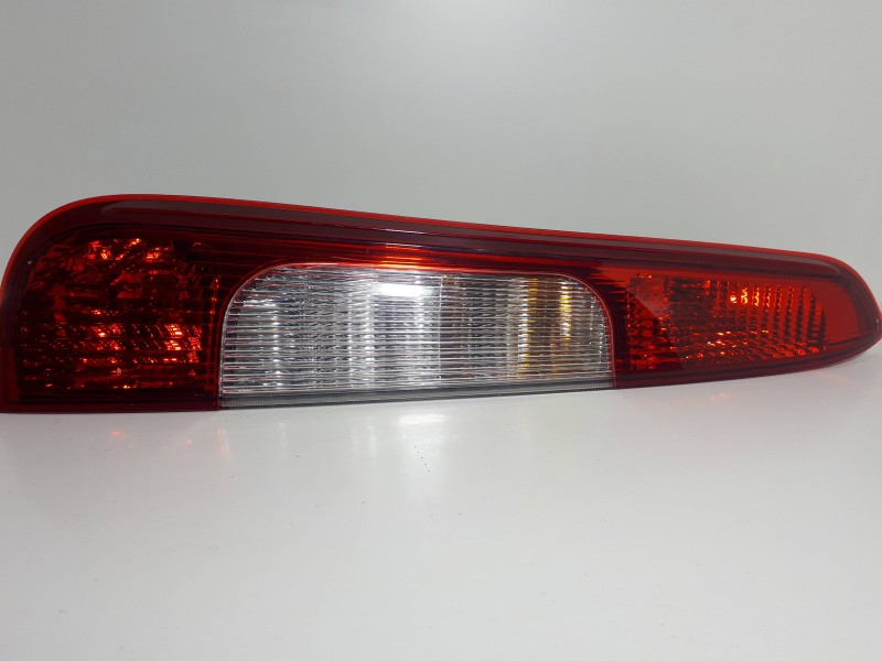 Recambio de piloto trasero izquierdo para ford focus c-max (cap) ambiente (d) referencia OEM IAM 1347455  