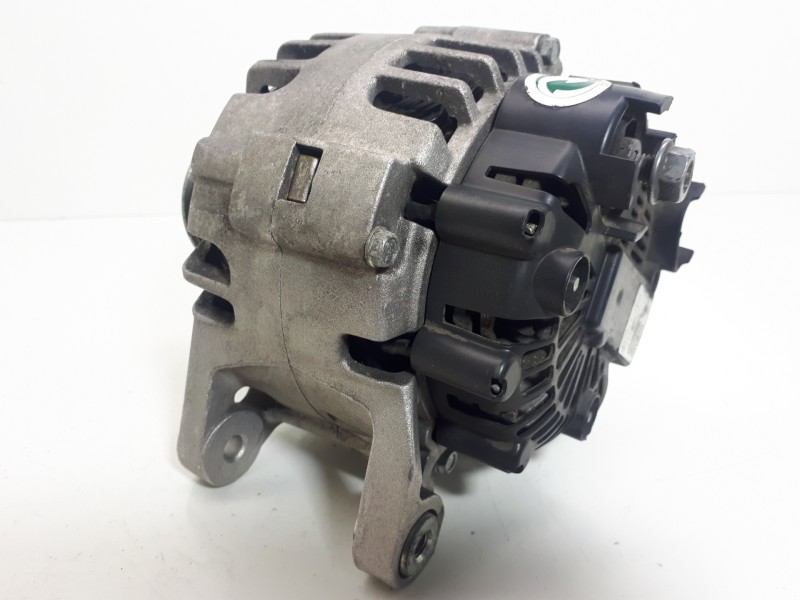 Recambio de alternador para renault clio iii evolution referencia OEM IAM  TG9B042 LRA02881