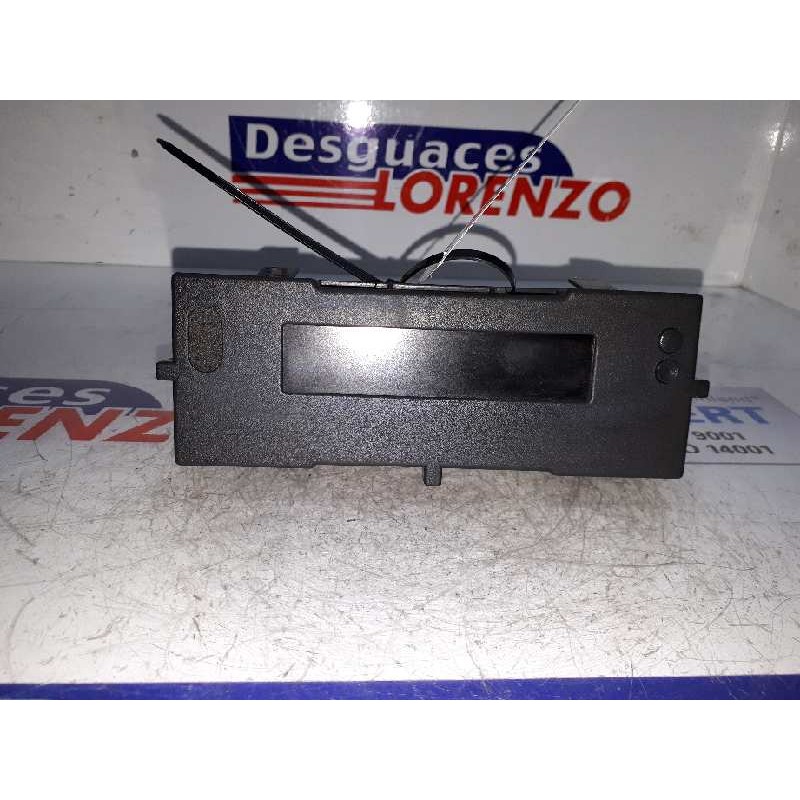 Recambio de pantalla multifuncion para renault clio iii emotion referencia OEM IAM 8200307273C  