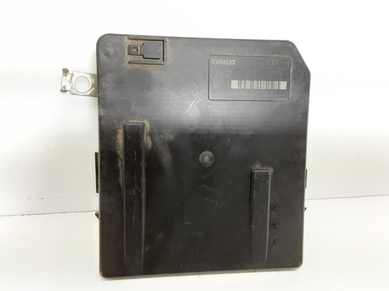 Recambio de caja reles / fusibles para renault kangoo authentique referencia OEM IAM 8201044237B  