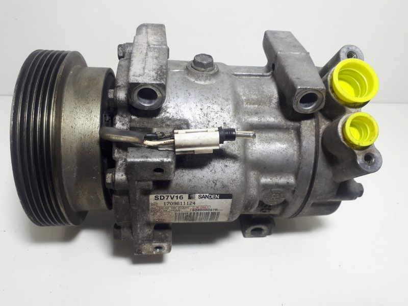 Recambio de compresor aire acondicionado para dacia duster ambiance 4x2 referencia OEM IAM 926000097R 1830 