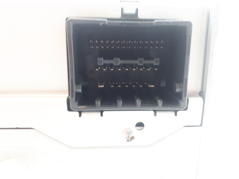 Recambio de sistema audio / radio cd para opel insignia berlina cosmo referencia OEM IAM 13310166  