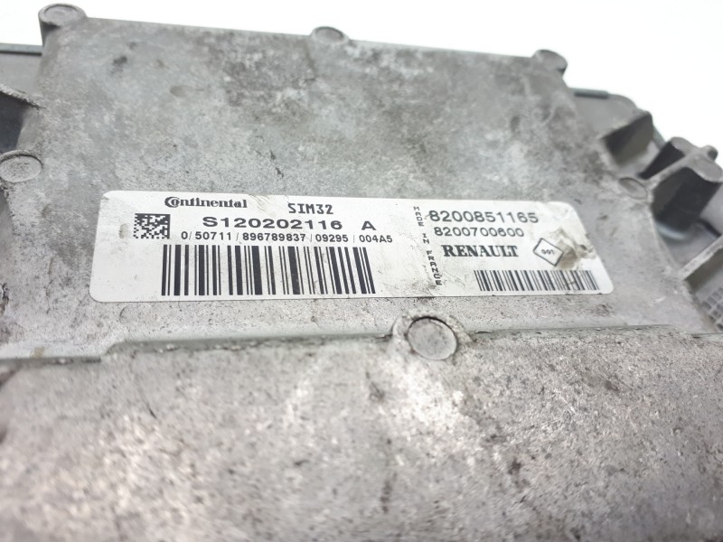Recambio de centralita motor uce para renault clio iii evolution referencia OEM IAM 8200851165 S120202116A SIM35