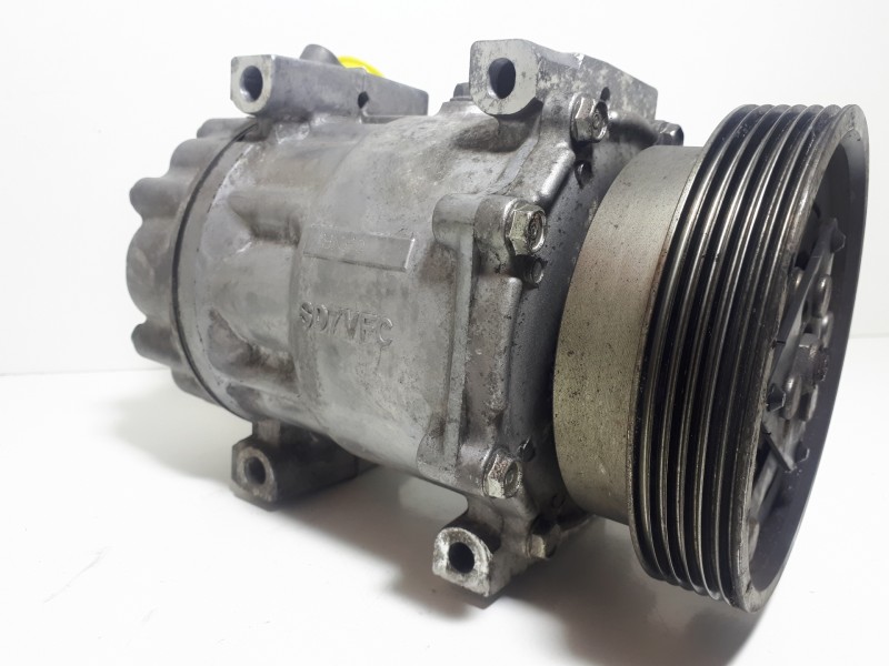 Recambio de compresor aire acondicionado para dacia duster ambiance 4x2 referencia OEM IAM 926000097R 1830 